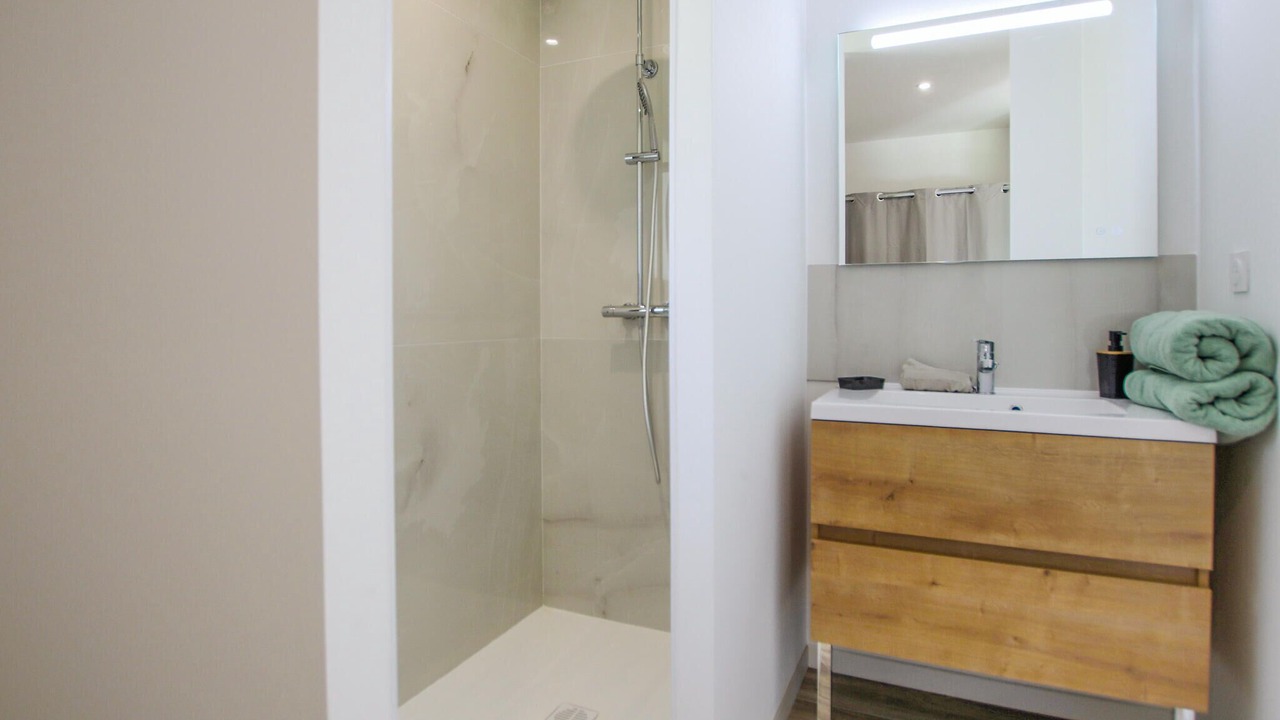 Photo of Bathroom in Puy-Saint-Martin