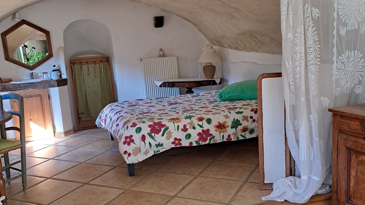 Photo of Bedroom in Eygluy-Escoulin