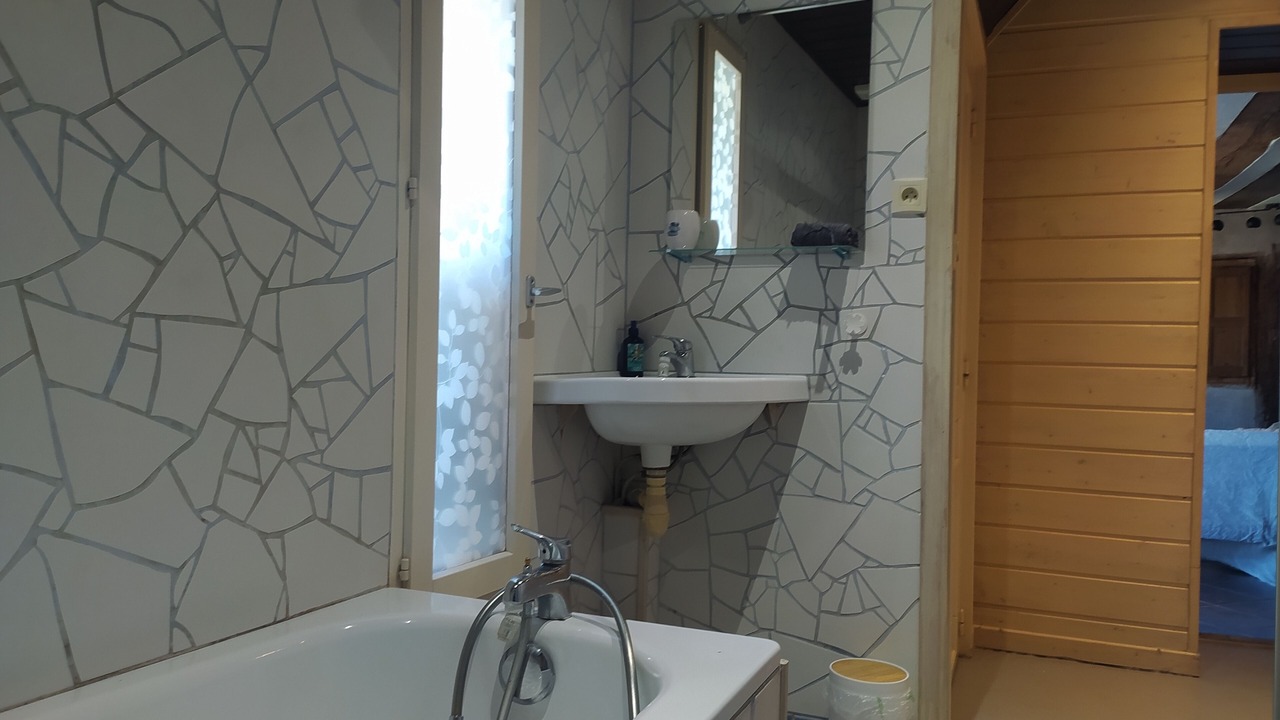 Photo of Bathroom in Saint-Lothain