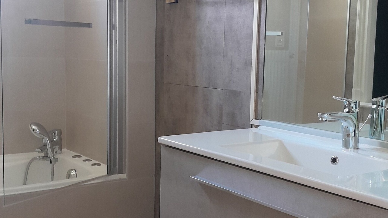 Photo of Bathroom in Ney
