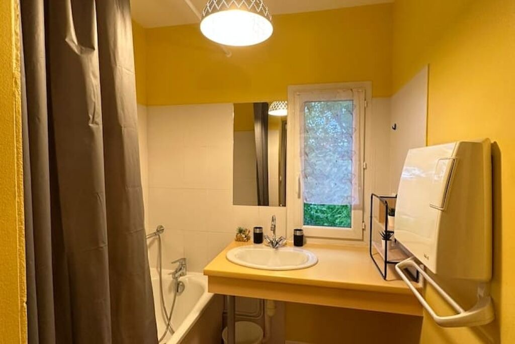 Photo of Bathroom in Chilly-le-Vignoble
