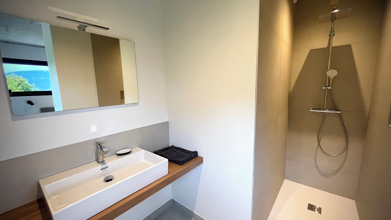 Photo of Bathroom in Beauvoisin
