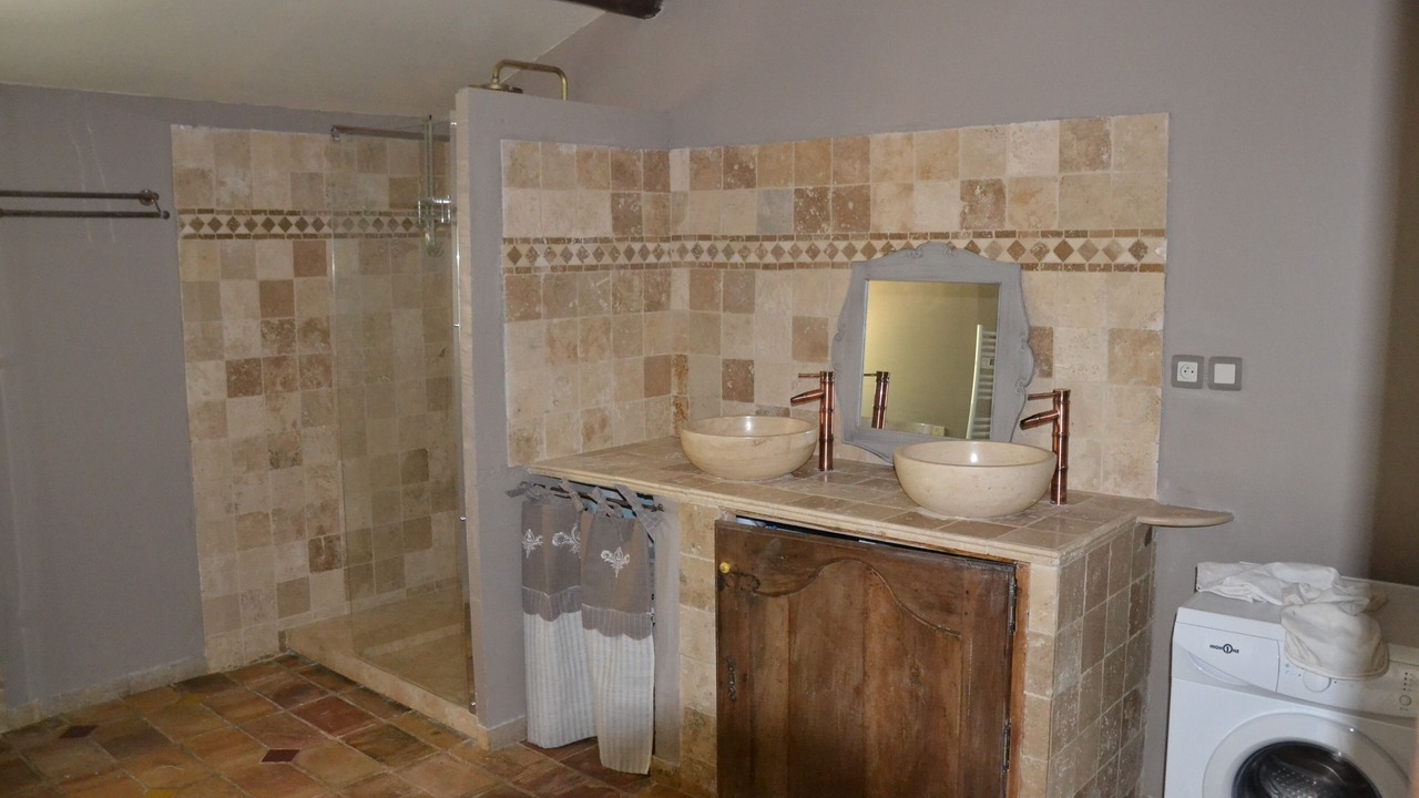Photo of Bathroom in Saint-Pierre-de-Vassols