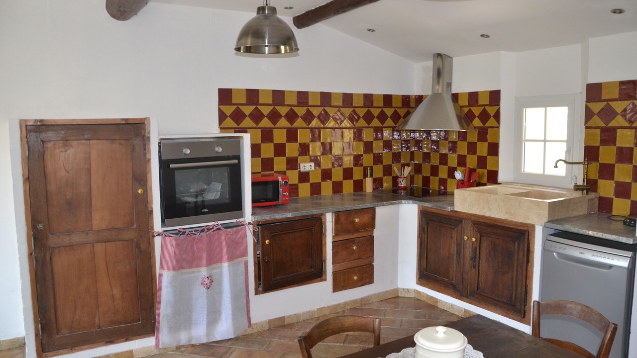 Photo of Kitchen in Saint-Pierre-de-Vassols