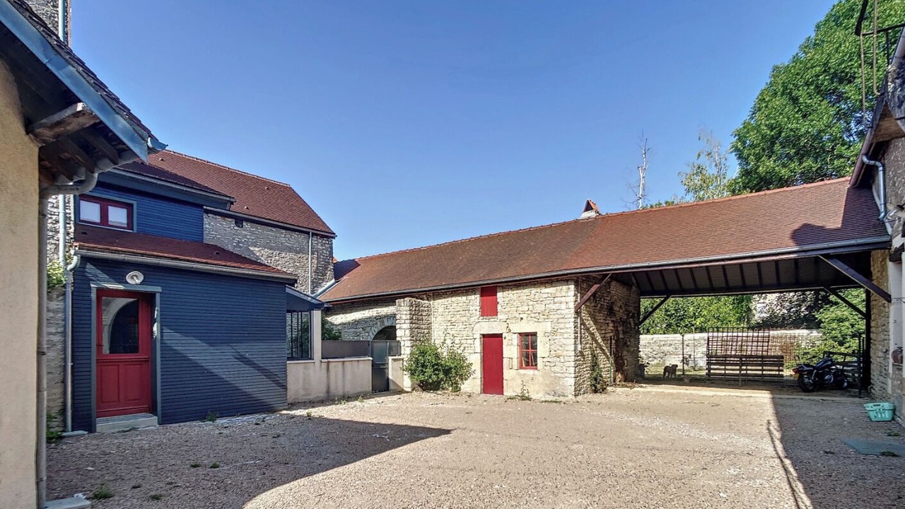 Photo of Outdoor in Joux-la-Ville