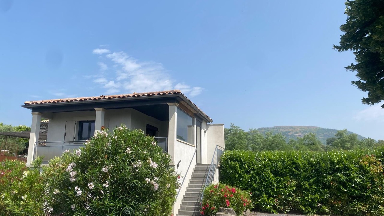 Photo of Outdoor in Saint-Vincent-de-Barres