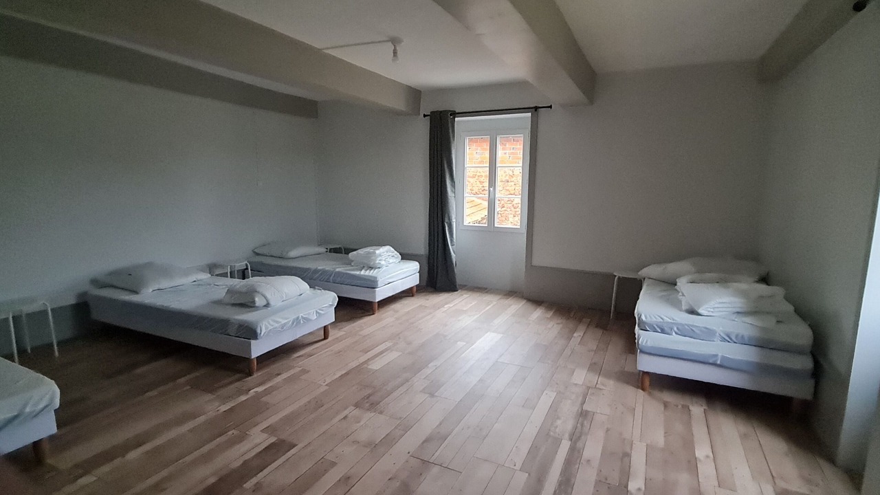 Photo of Bedroom in Charlieu-Belmont