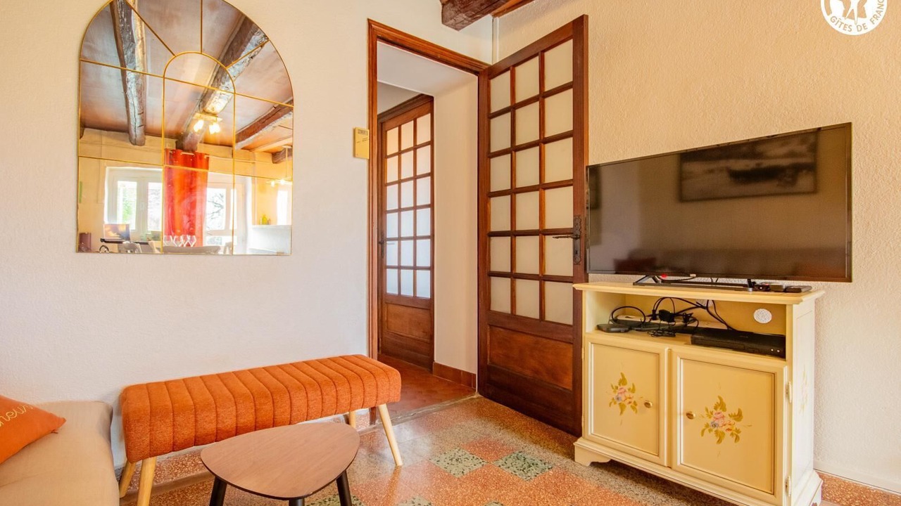 Photo of Livingroom in Mesvres