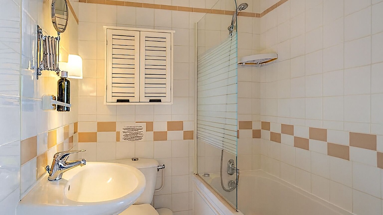 Photo of Bathroom in Arcueil