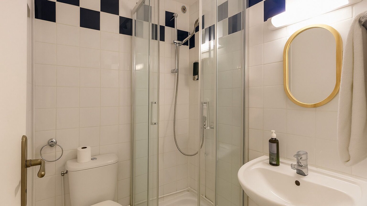 Photo of Bathroom in Arcueil