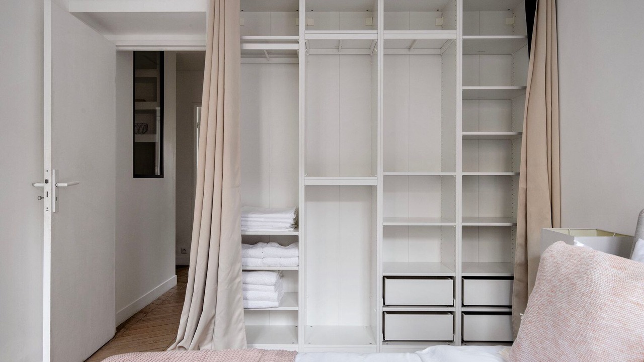 Photo of Bedroom in Republique–Point-du-Jour