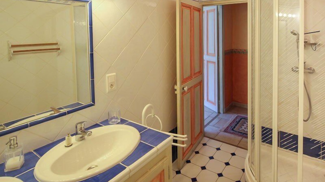 Photo of Bathroom in Mazan