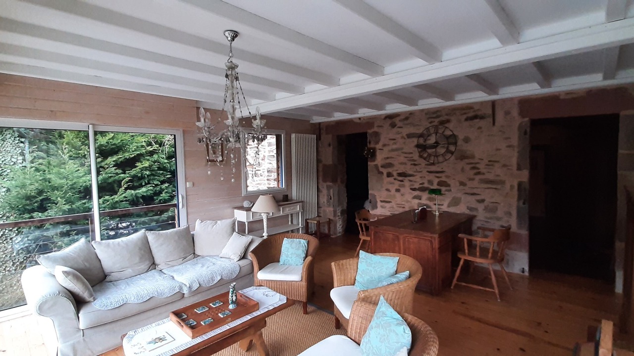 Photo of Livingroom in Druelle Balsac