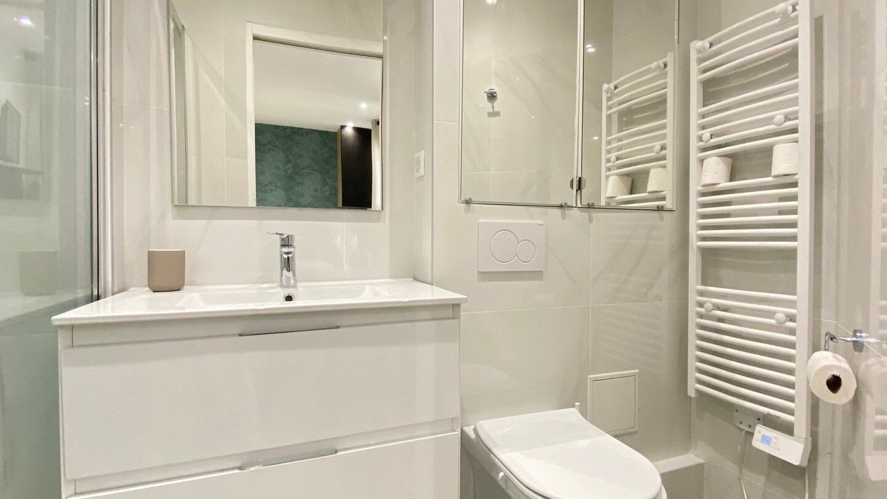 Photo of Bathroom in Quartier de la Salpetriere