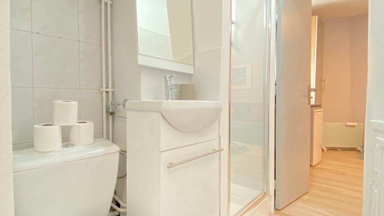 Photo of Bathroom in Quartier de la Salpetriere