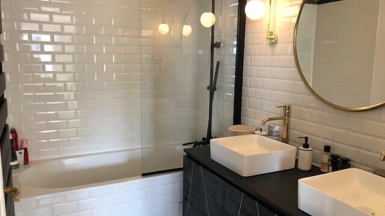 Photo of Bathroom in Combat