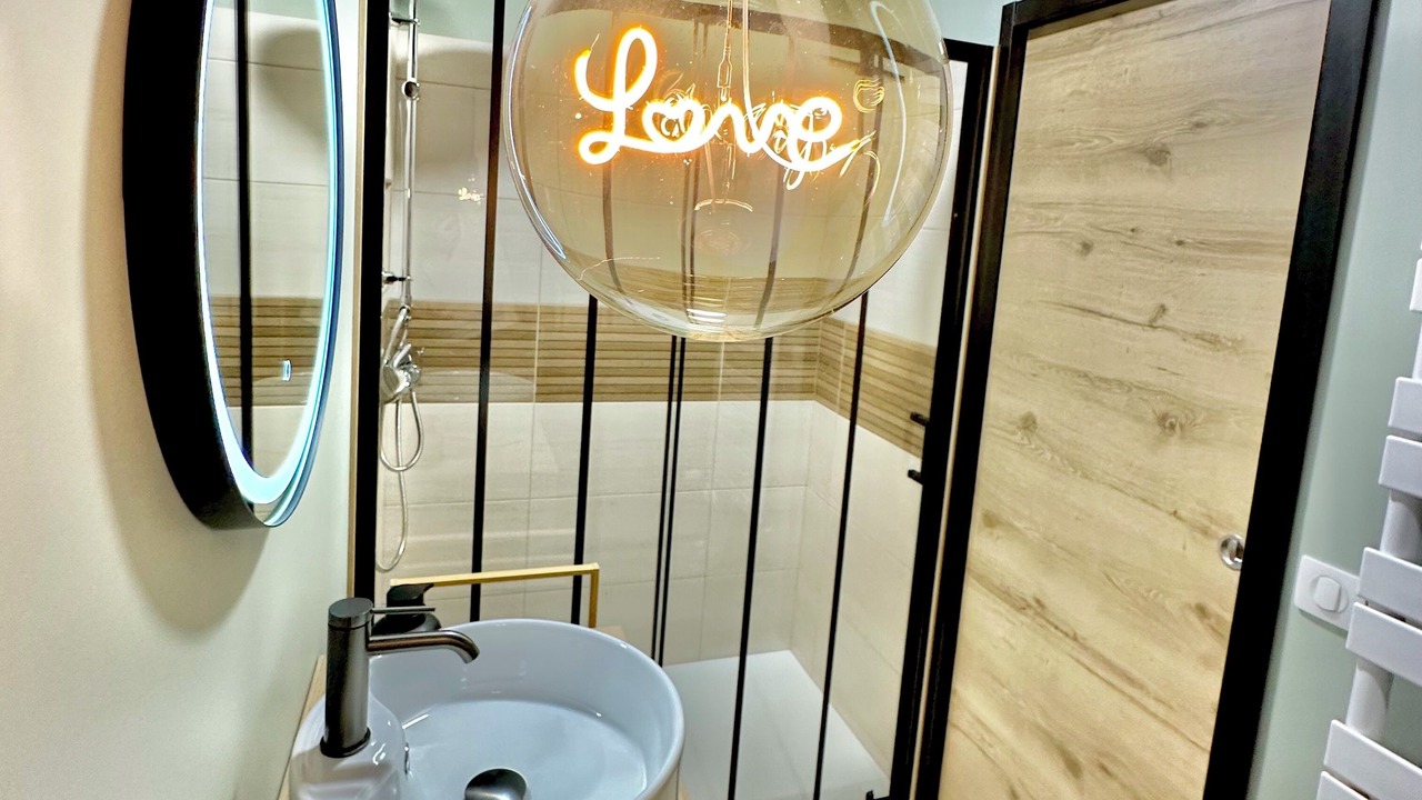Photo of Bathroom in Gray