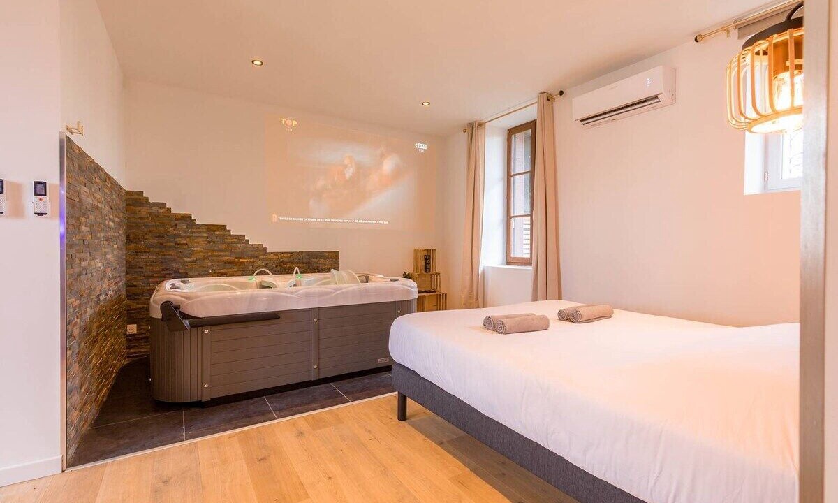 Photo of Bedroom in Le Creusot