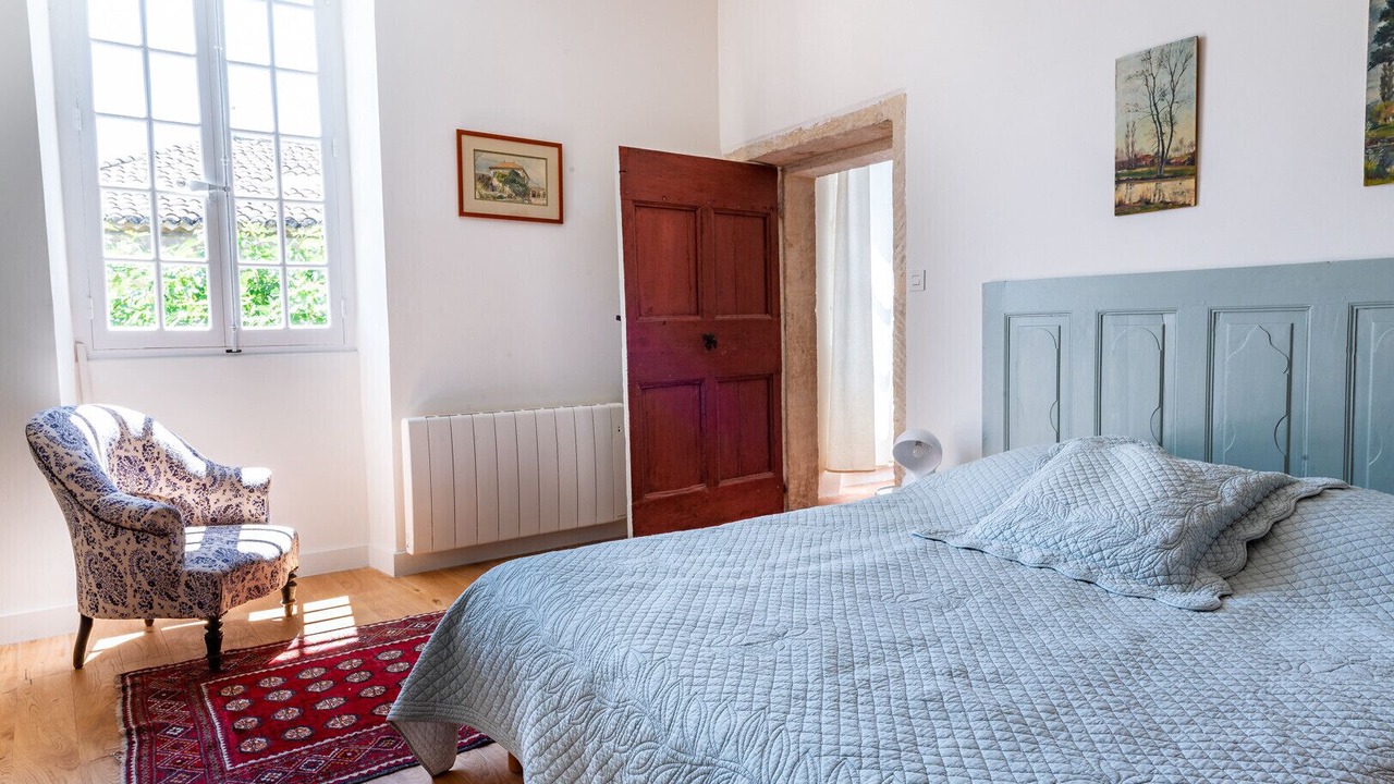 Photo of Bedroom in Suze-la-Rousse