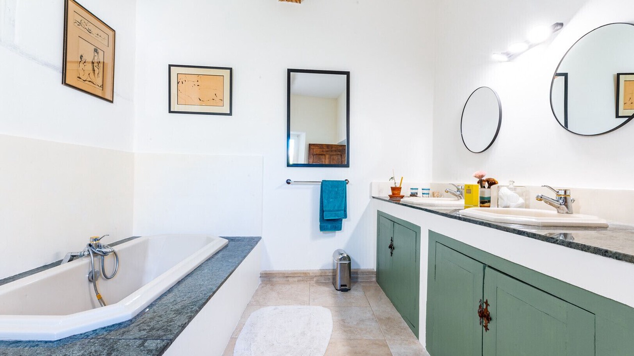 Photo of Bathroom in Suze-la-Rousse