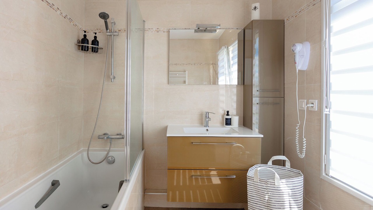 Photo of Bathroom in Arcueil