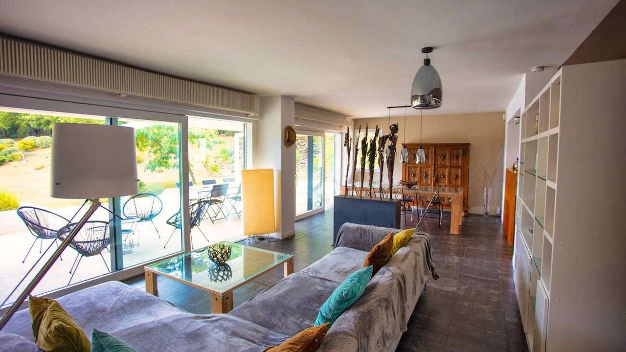 Photo of Livingroom in Faucon