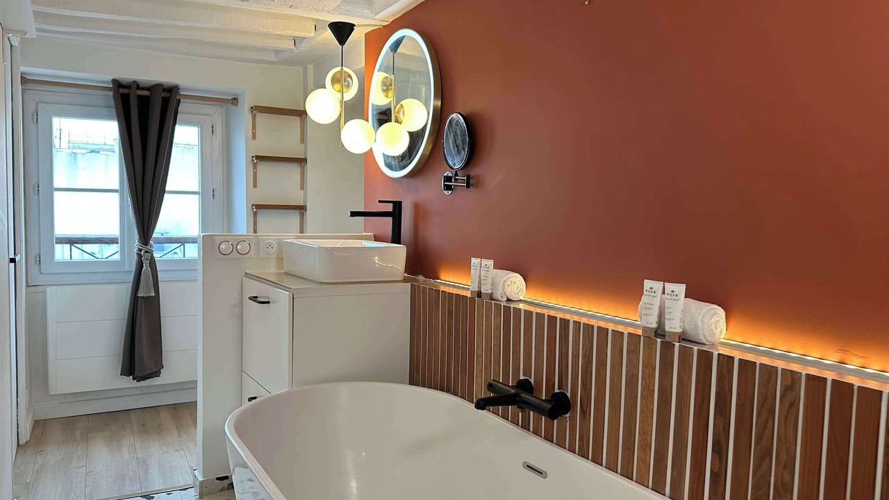 Photo of Bathroom in Quartier de la Porte-Saint-Denis