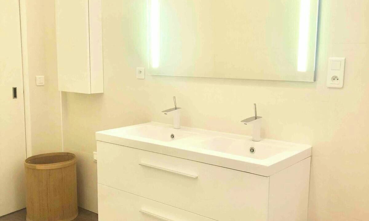 Photo of Bathroom in Quartier de la Porte-Saint-Denis