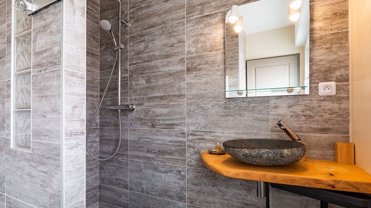 Photo of Bathroom in Presles