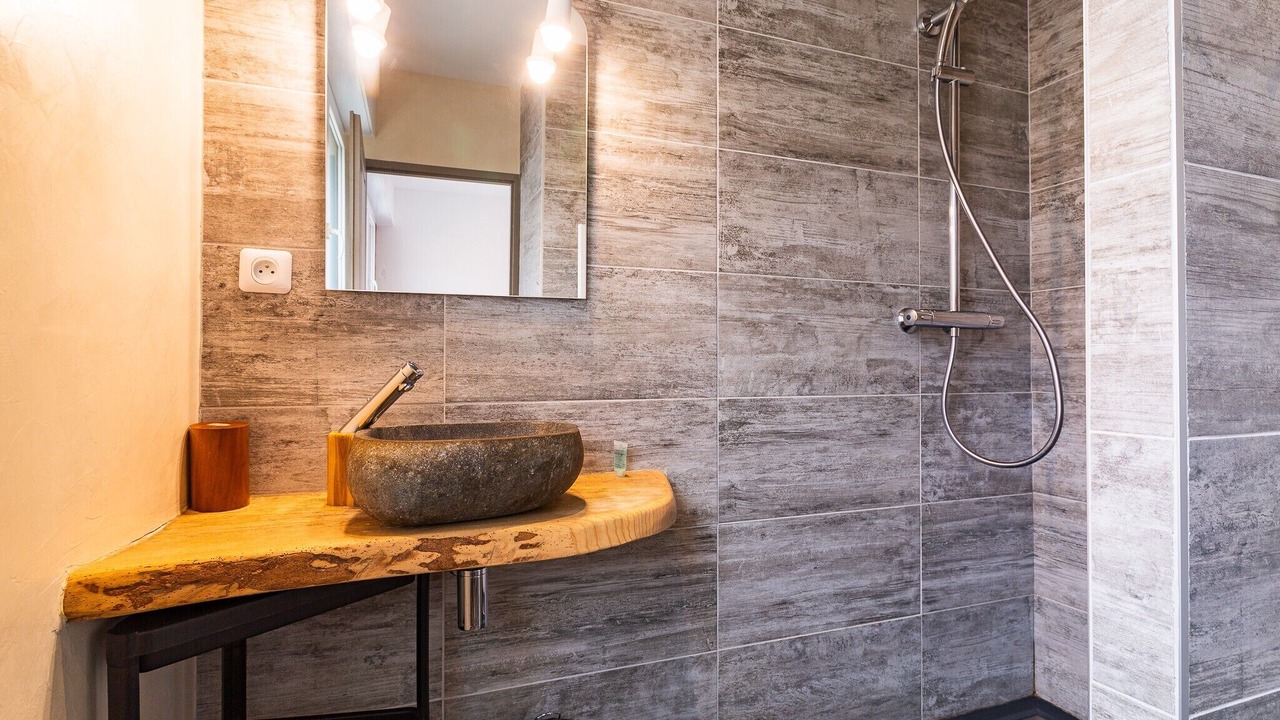 Photo of Bathroom in Presles