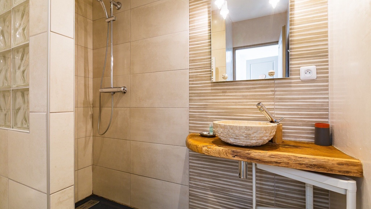 Photo of Bathroom in Presles