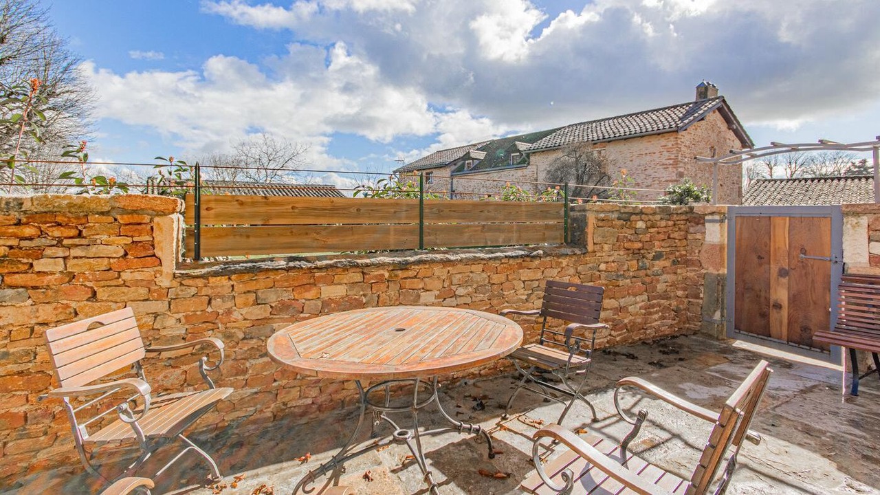 Photo of Outdoor in Hurigny