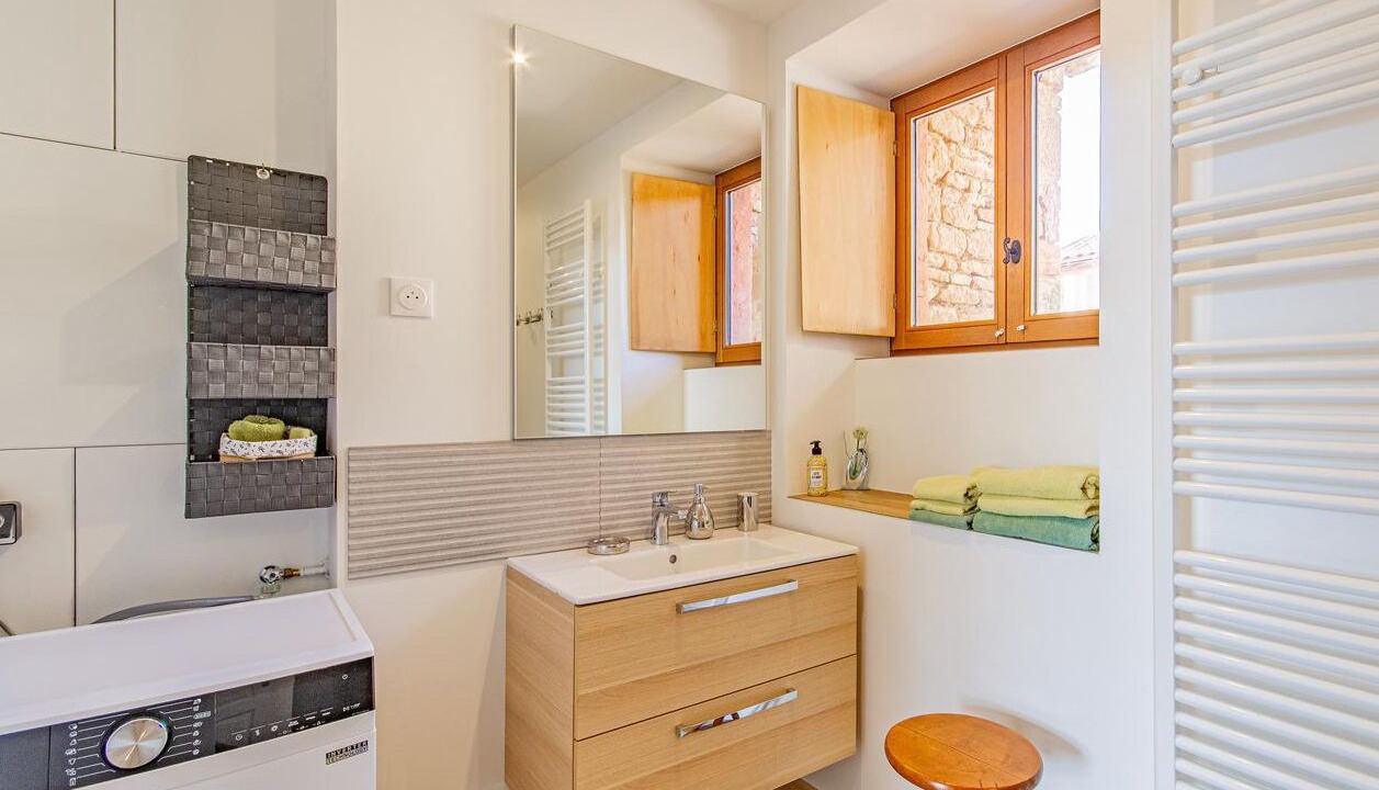 Photo of Bathroom in Hurigny