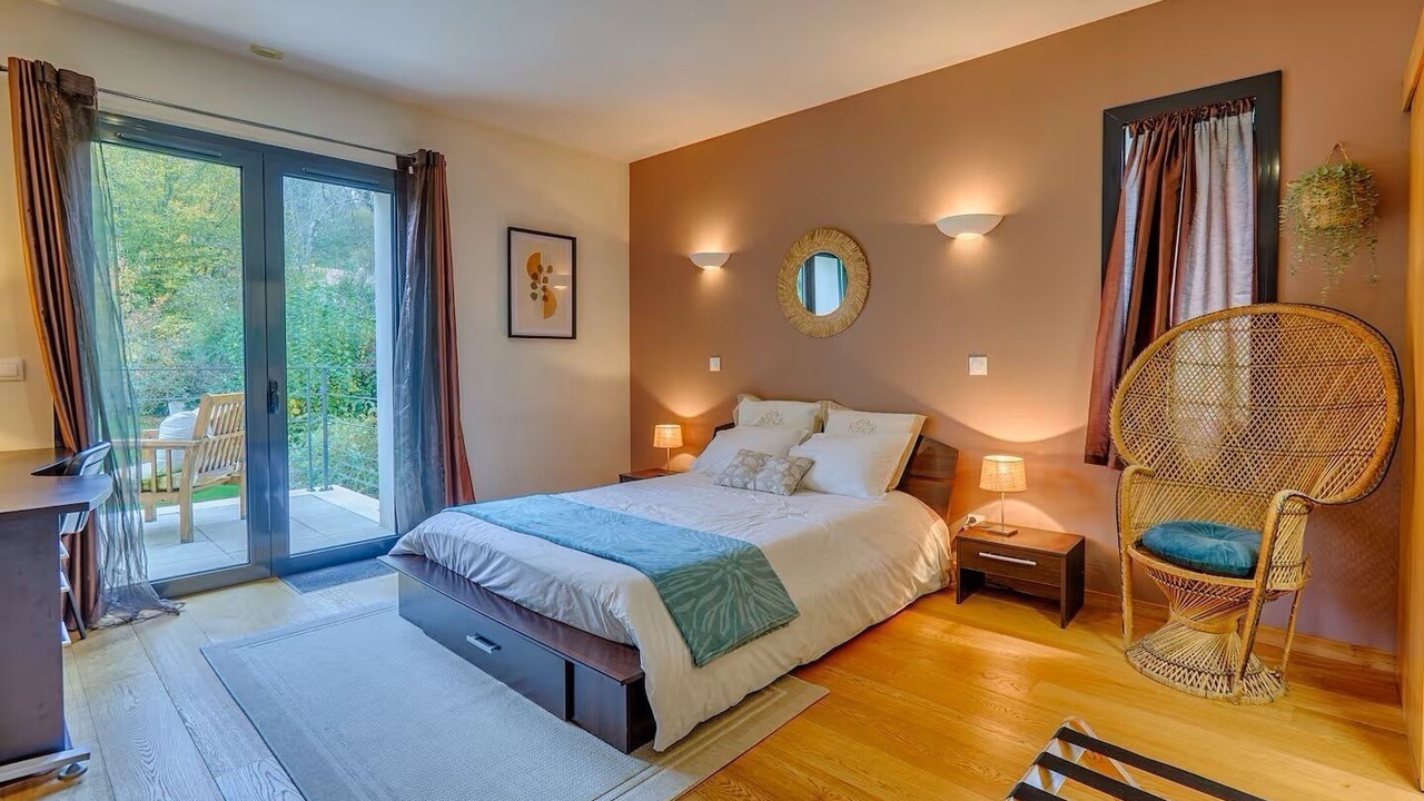 Photo of Bedroom in Chevreuse