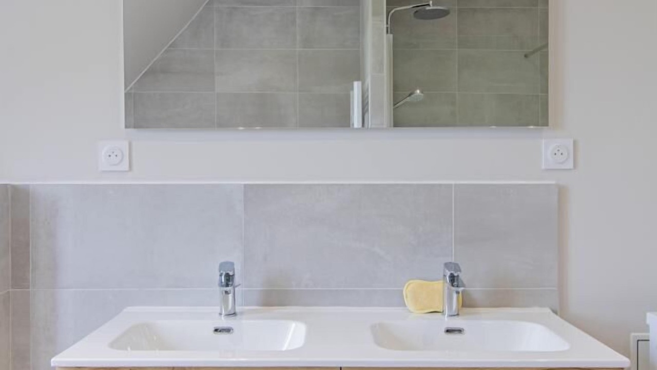 Photo of Bathroom in Saint-Gengoux-le-National
