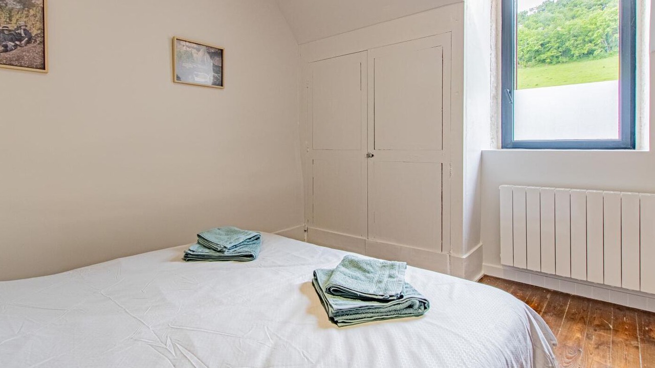 Photo of Bedroom in Saint-Gengoux-le-National
