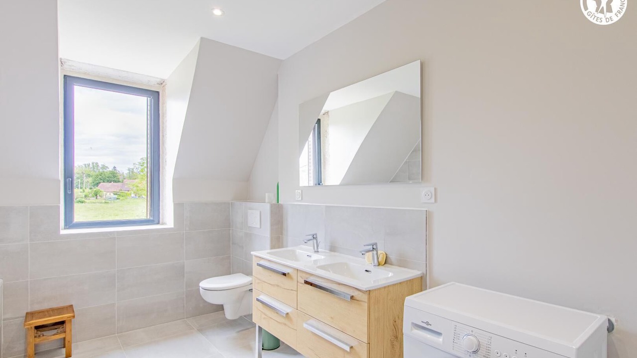 Photo of Bathroom in Saint-Gengoux-le-National