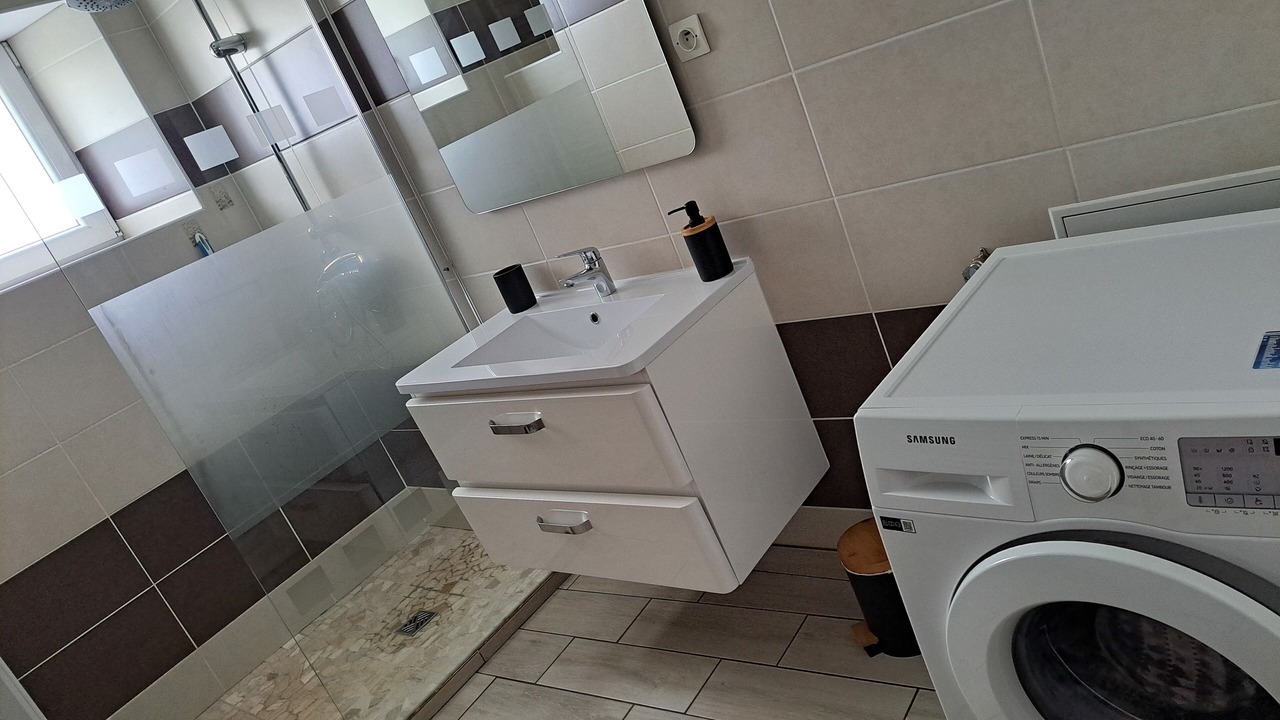Photo of Bathroom in Saint-Prancher