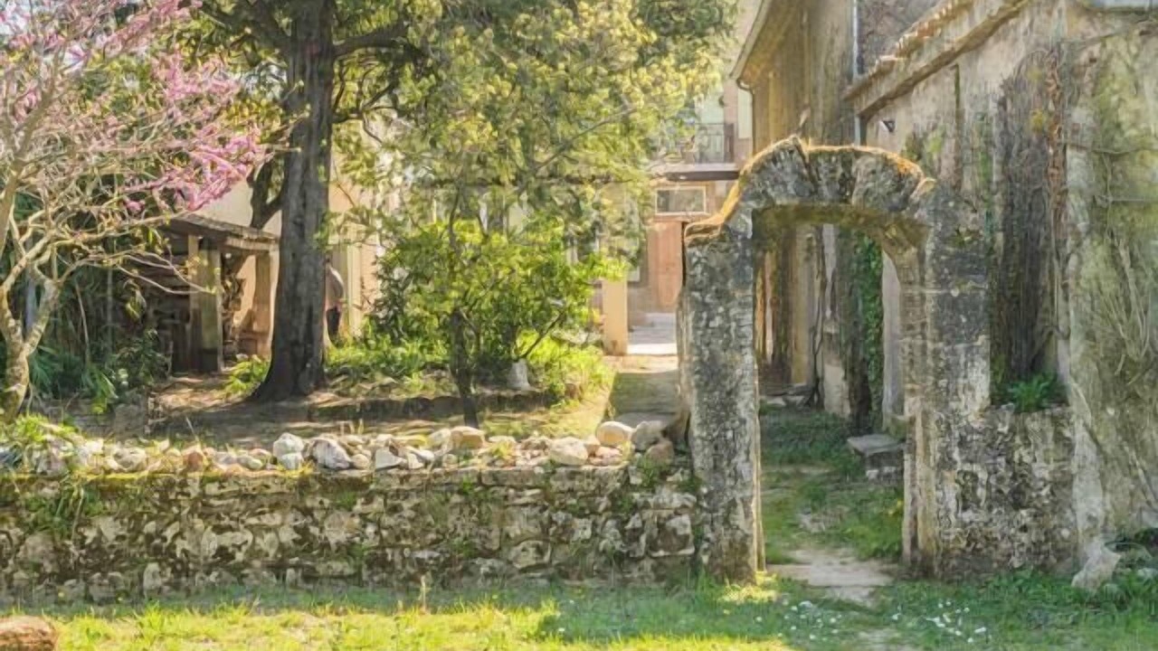 Photo of Outdoor in Etoile-sur-Rhone