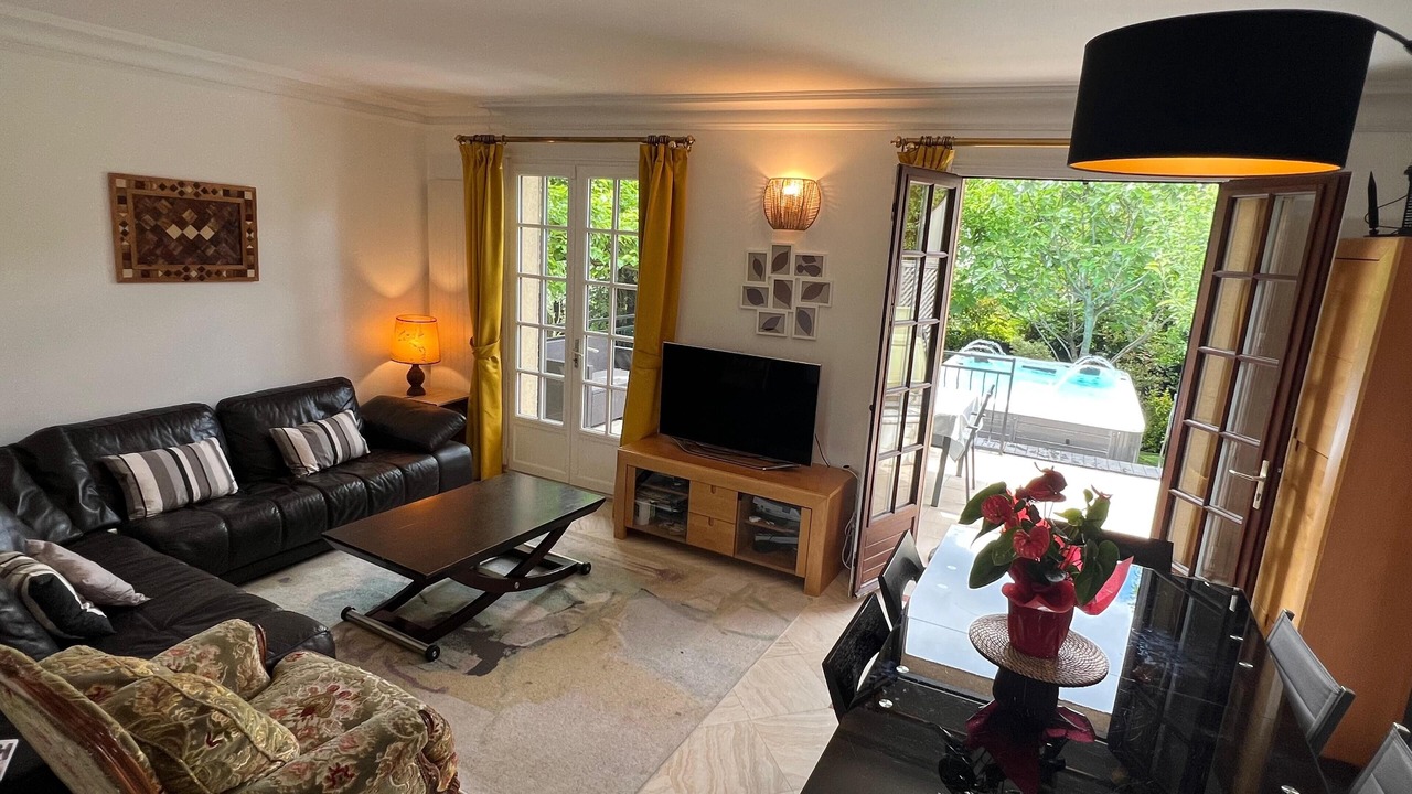 Photo of Livingroom in L'Hay-les-Roses