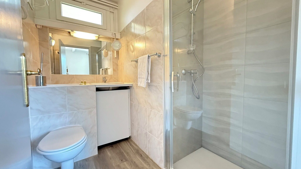 Photo of Bathroom in La Roque-sur-Pernes