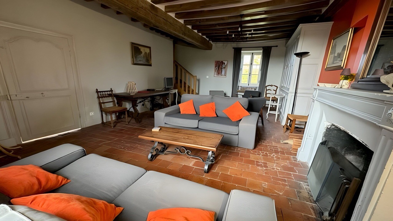 Photo of Livingroom in Vault-de-Lugny