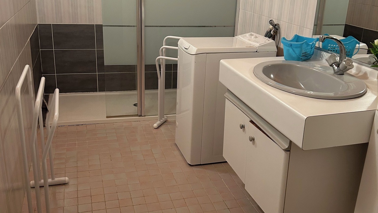 Photo of Bathroom in Annoire