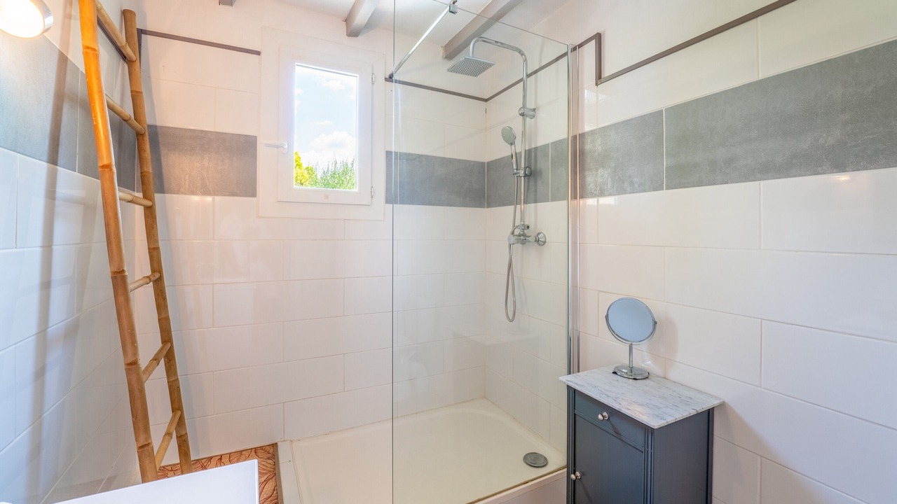 Photo of Bathroom in Methamis
