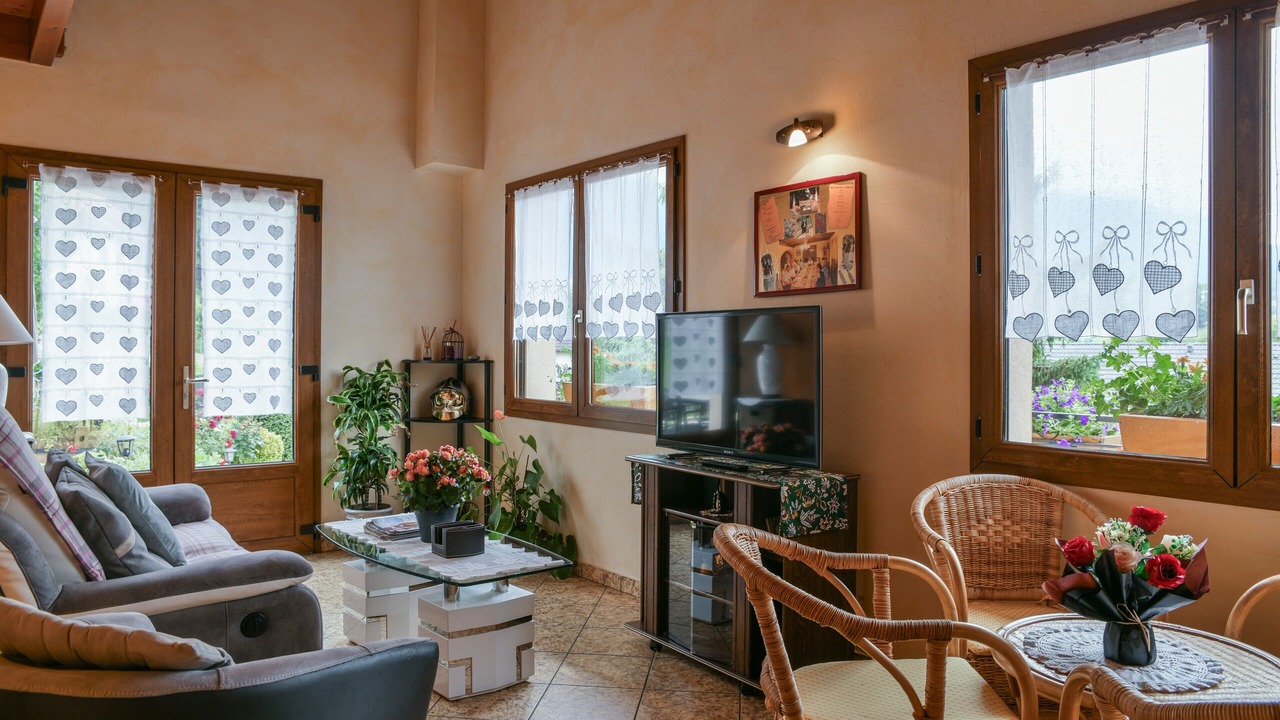 Photo of Livingroom in Yenne