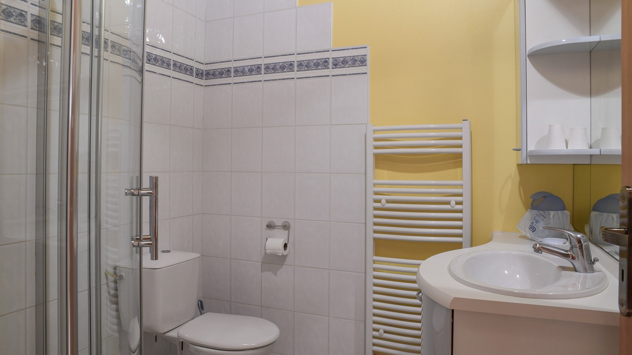 Photo of Bathroom in Yenne
