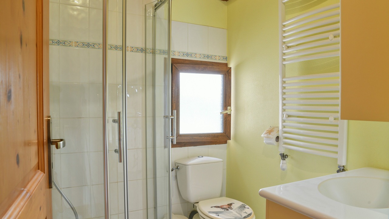 Photo of Bathroom in Yenne