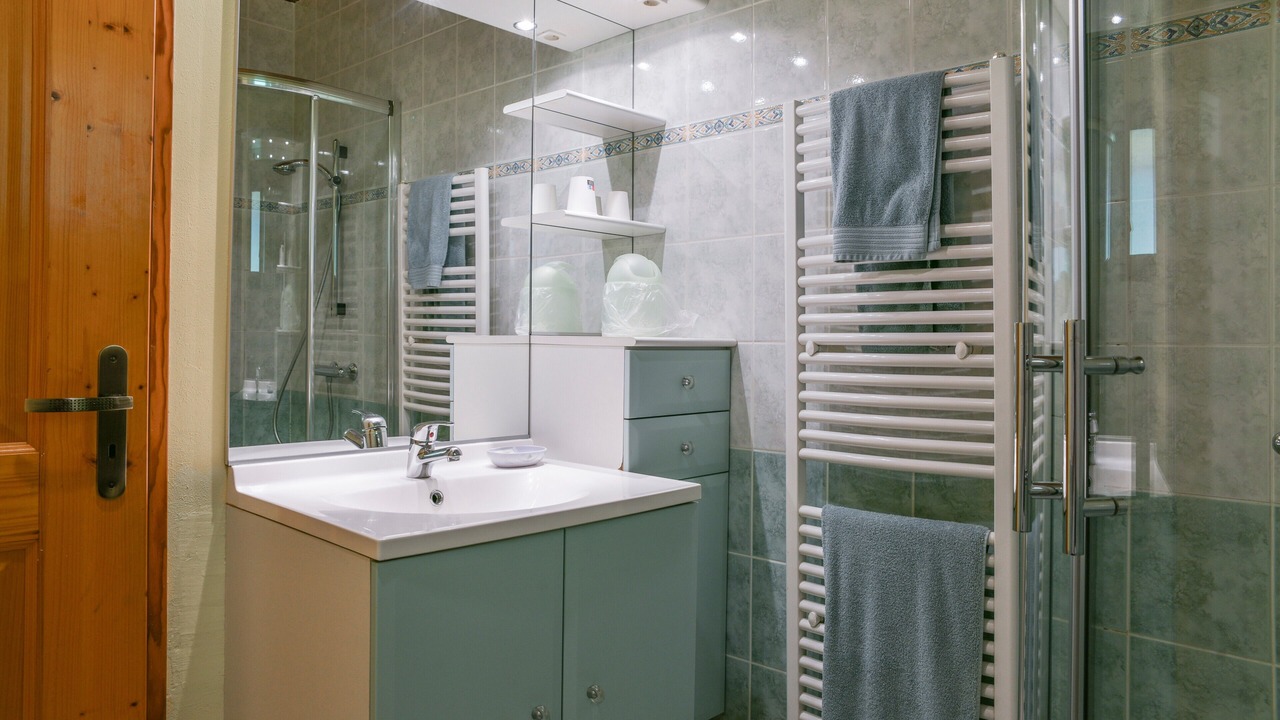 Photo of Bathroom in Yenne