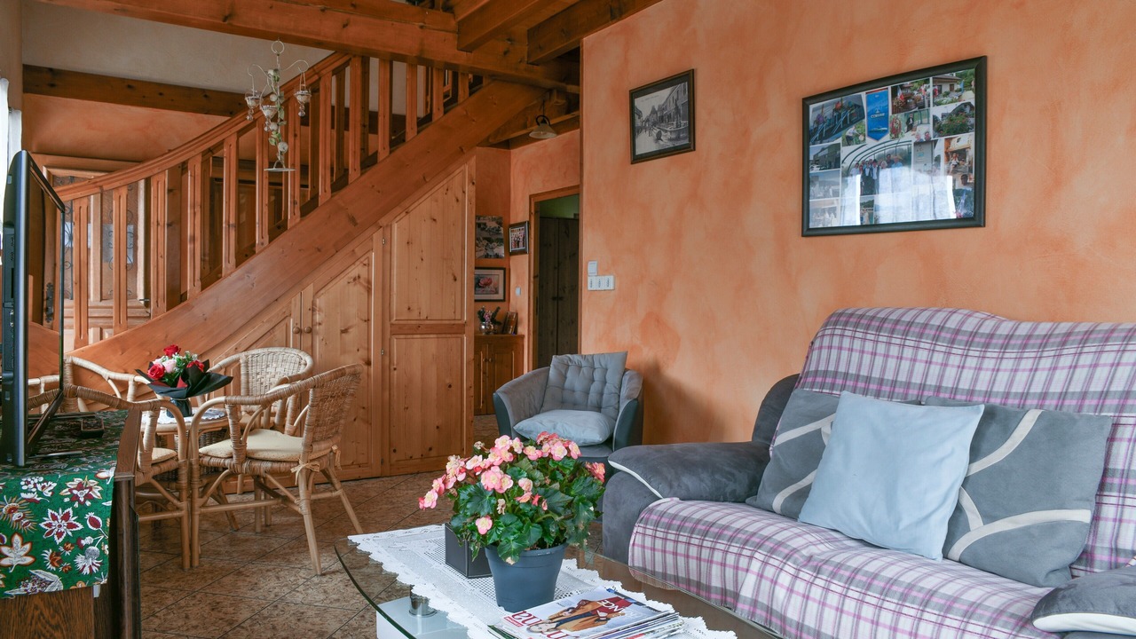 Photo of Livingroom in Yenne