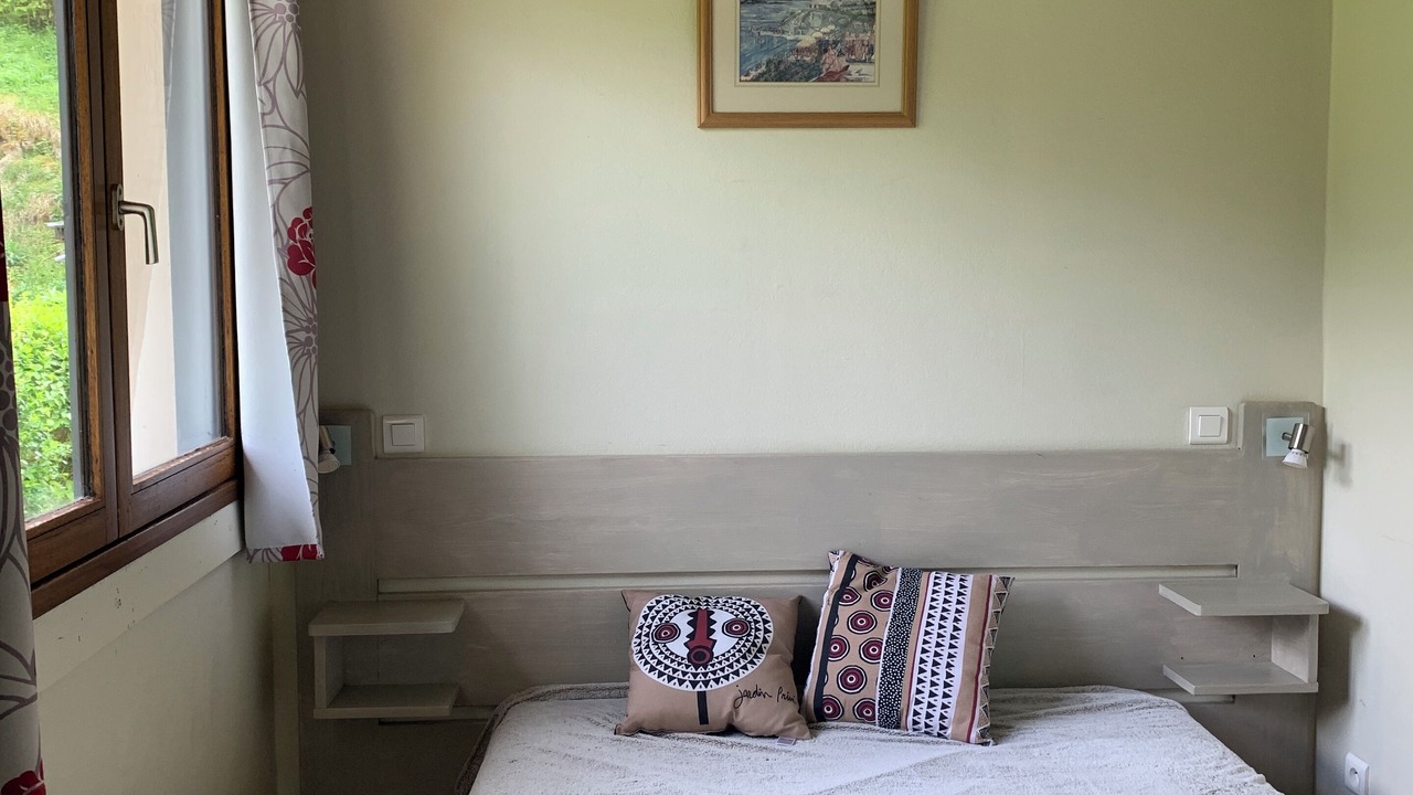 Photo of Bedroom in Nans-sous-Sainte-Anne
